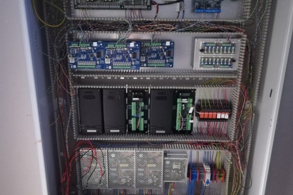 Proiect Sistem integrat de control acces nivele de securitate, antiefractie, supraveghere video, comunicatii intranet, compatibil Android - IPhone - Microsoft